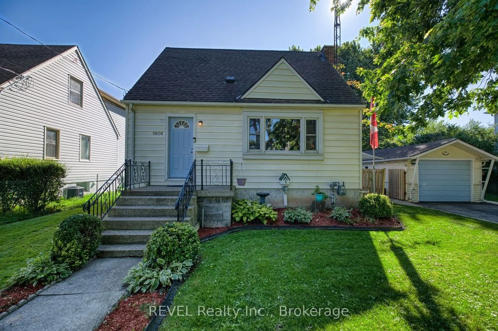 5608 Glamis Crescent, Niagara Falls