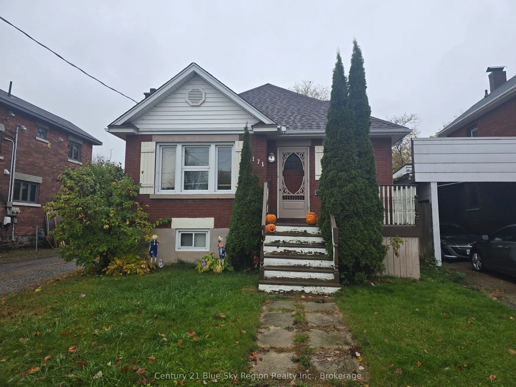 171 Fifth Avenue W, North Bay