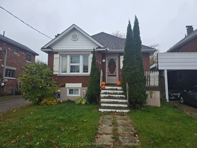 171 Fifth Avenue W, North Bay