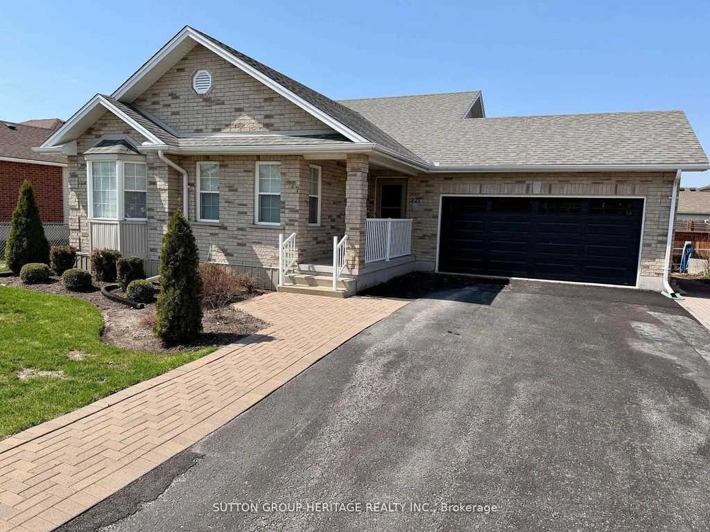 227 Victoria Avenue N, Kawartha Lakes