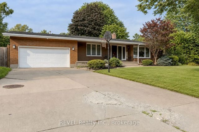 7285 Rolling Acres Crescent, Niagara Falls
