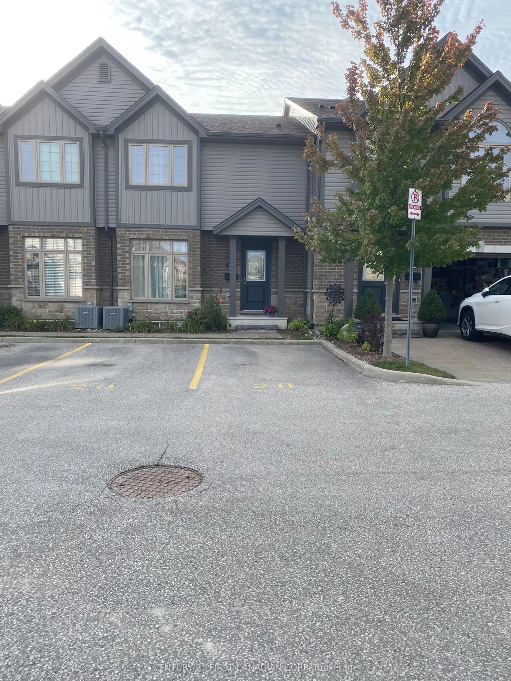 3400 Castle Rock Place 20, London South