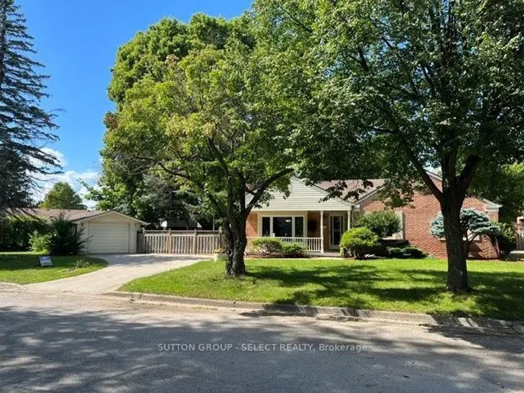 6 Kirkton Court Lower, London North