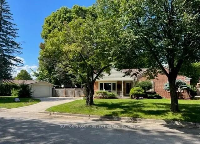 6 Kirkton Court Upper, London North