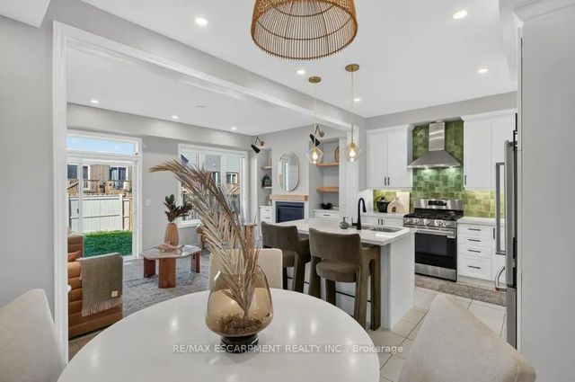 347 Raymond Road, Hamilton