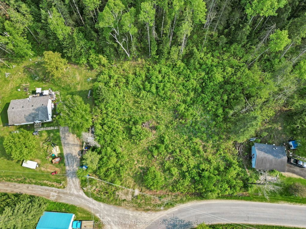 219 Doe Lake Road, Armour