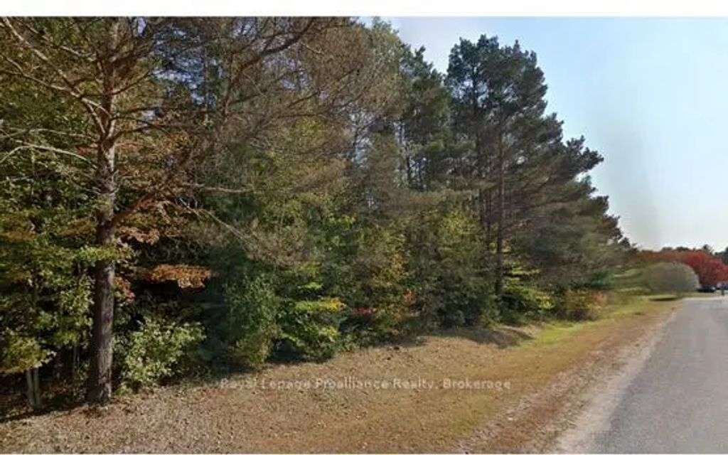 Airport Road, Addington Highlands