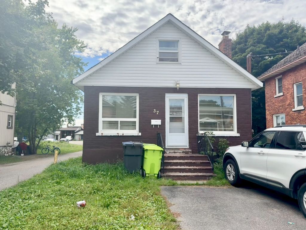 37 Albert Street E, Sault Ste Marie
