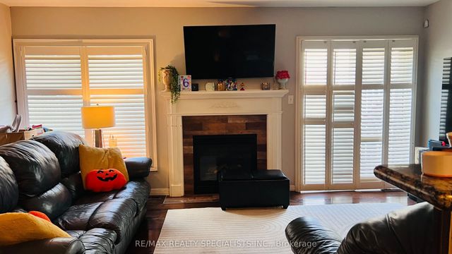 12 Mckibbon Avenue, Hamilton