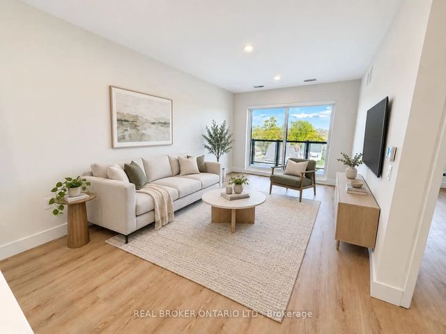 8 Hutt Lane 405, Thorold