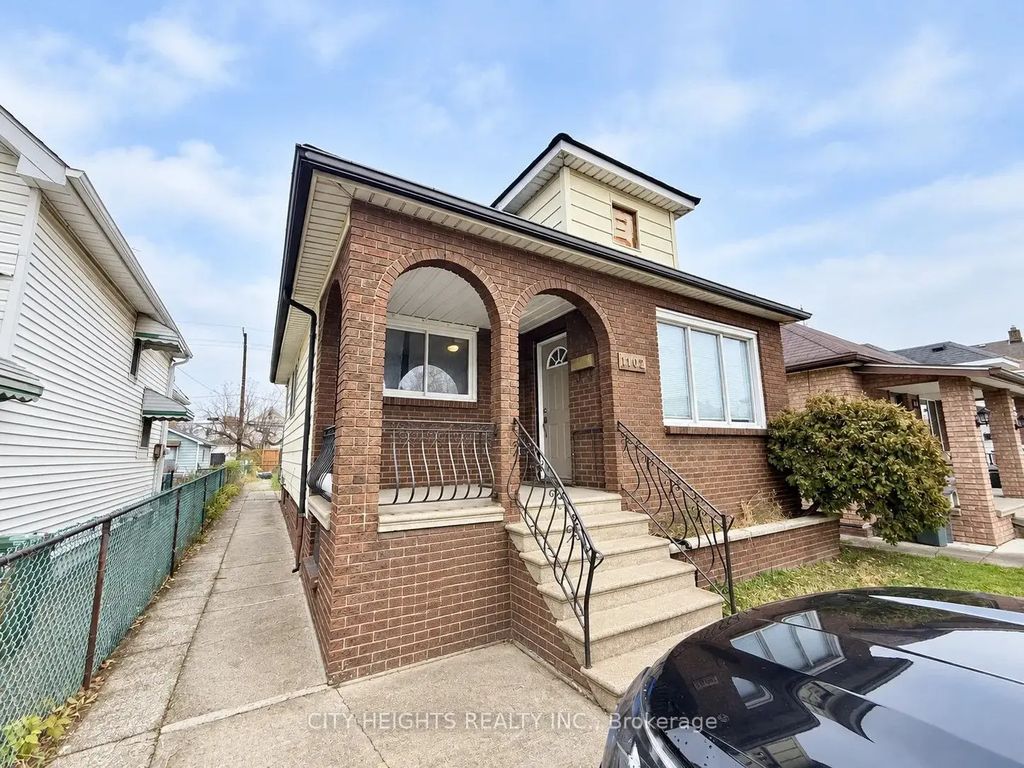 1102 Langlois Avenue 1102, Windsor