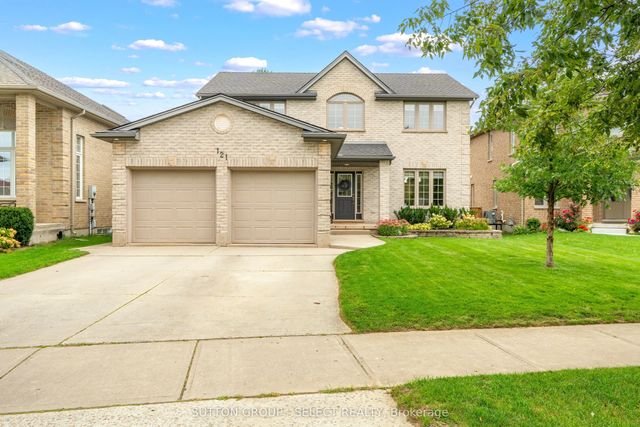 121 Tanoak Drive, London North