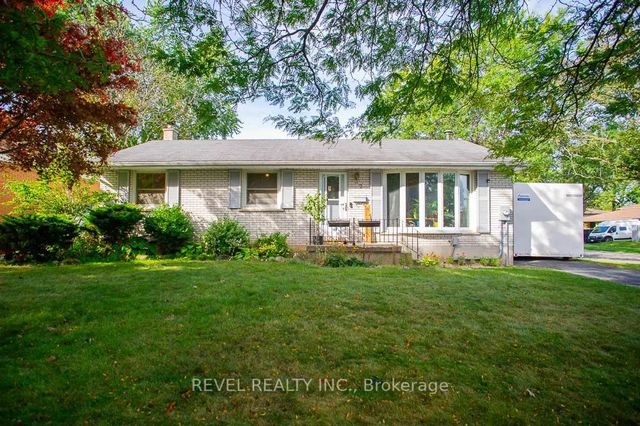 2 Morning Dew Drive, Brantford