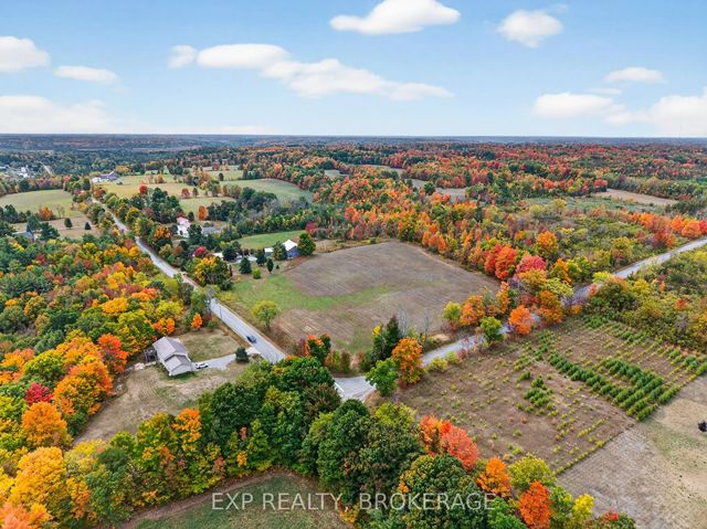 Boundary Road, Frontenac