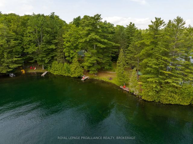 1166 Rocky Lane, Frontenac