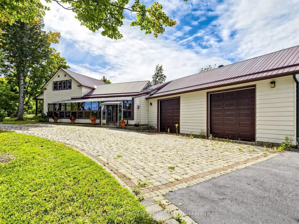 660 Fourth Line, Otonabee-South Monaghan