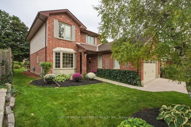 668 Country Club Drive, London South
