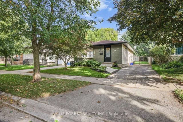 38 Stroud Crescent, London South