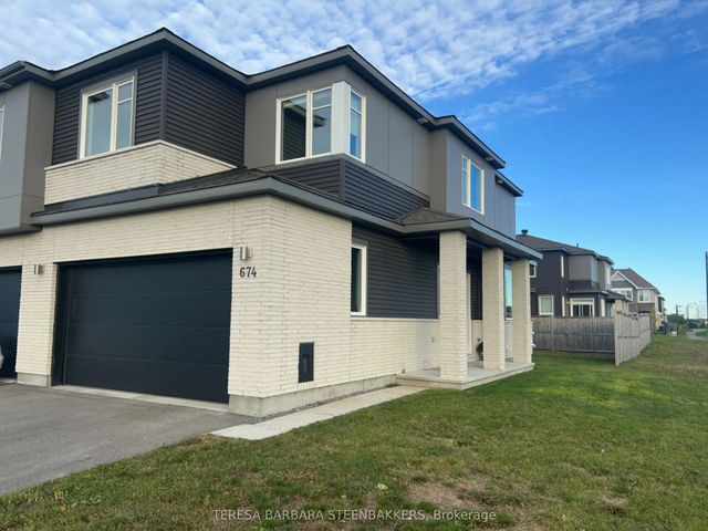 674 E Taliesin Crescent N, Stittsville - Munster - Richmond
