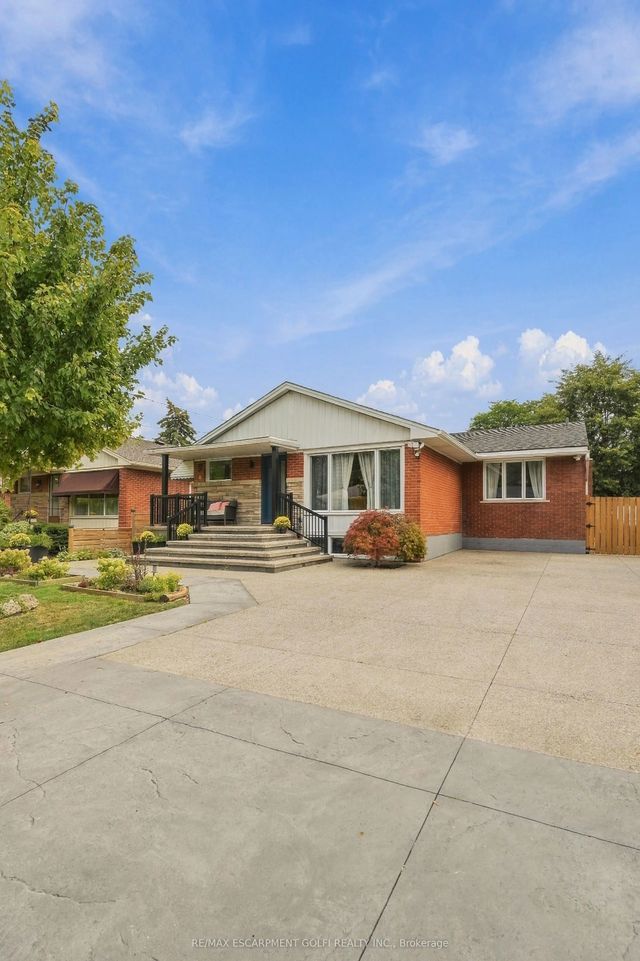 215 West 33rd Street, Hamilton