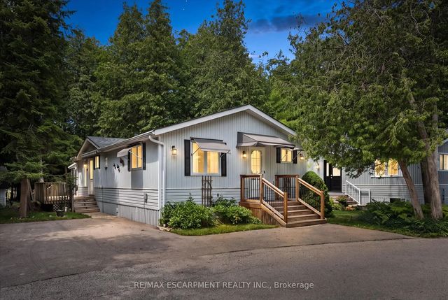 4 Spruce Avenue, Puslinch