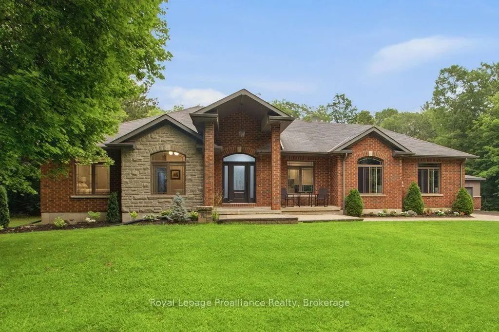 52 Oak Ridge Drive, Quinte West