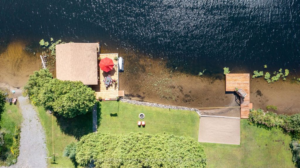 2 Leslie Drive W, Bracebridge