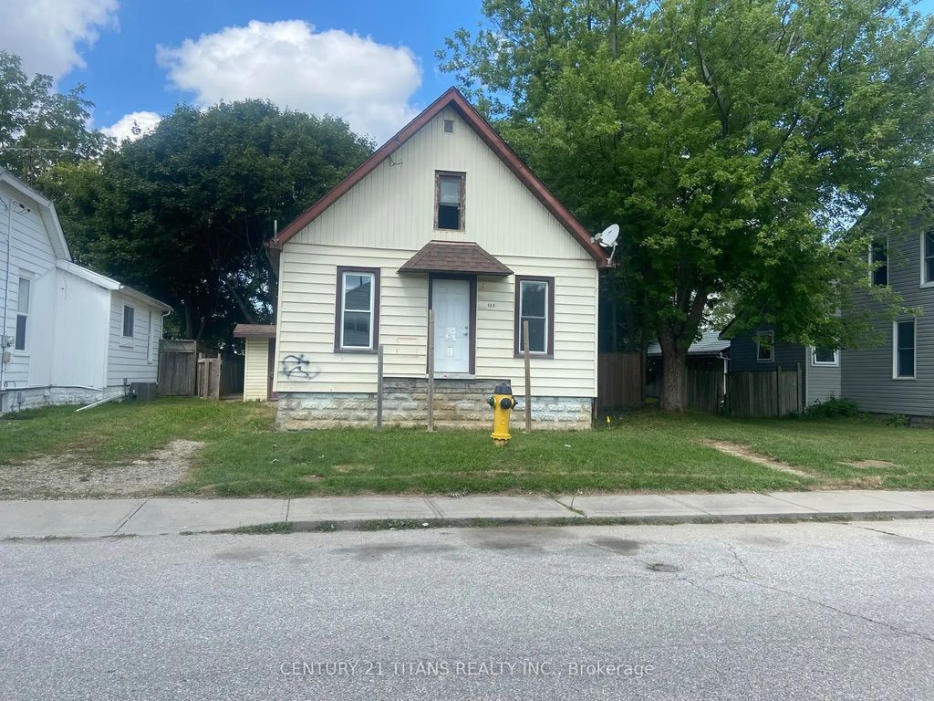 135 Edgar Street, Chatham-Kent