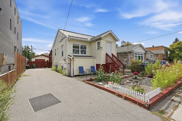 92 Jolliet Avenue, Vanier and Kingsview Park