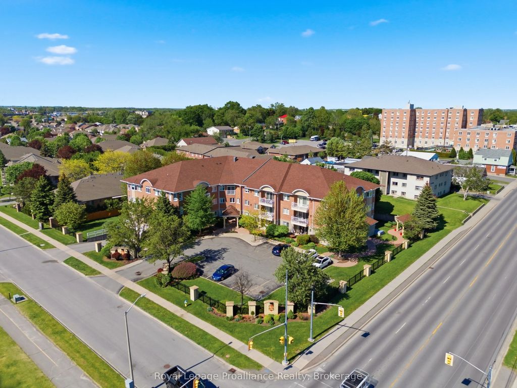 15 Heartwood Drive 101, Belleville