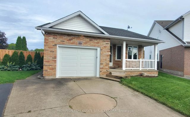 7410 Trinity Court, Niagara Falls