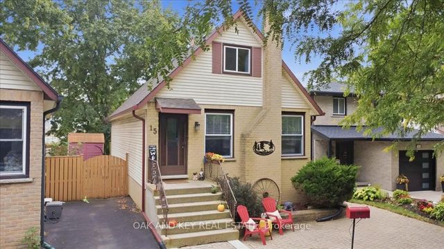 15 Chancton Crescent, London South