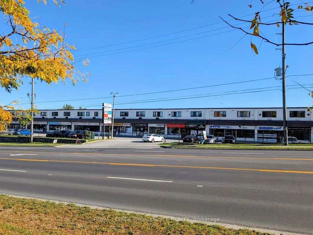1837 Lansdowne Street W 4, Peterborough