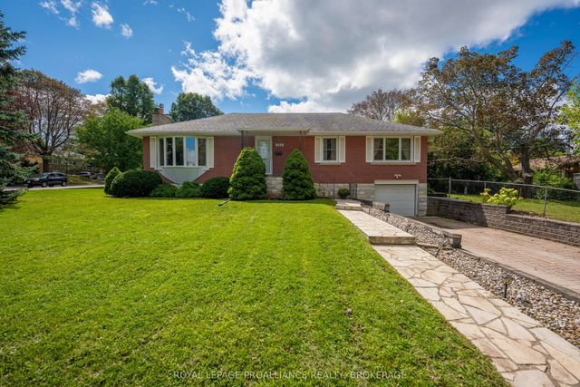 302 Arrowhead Place, Kingston