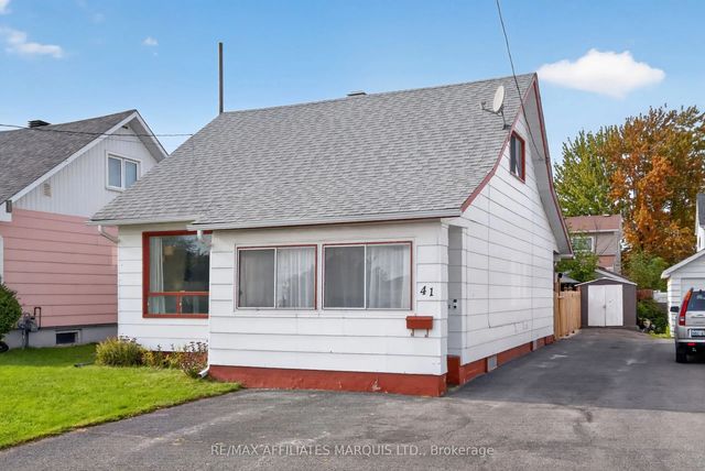 41 Eleventh Street E, Cornwall