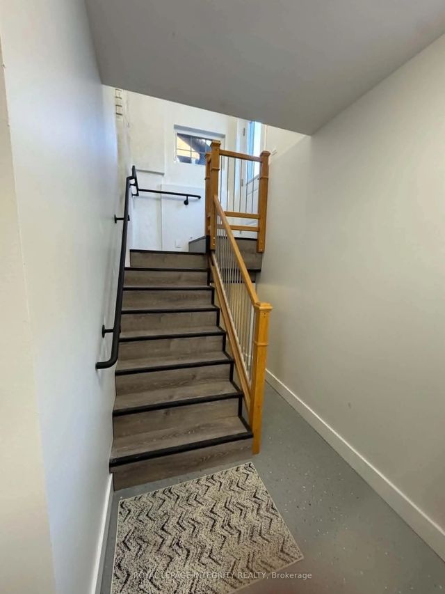 50 Clarendon Avenue 2, Tunneys Pasture and Ottawa West