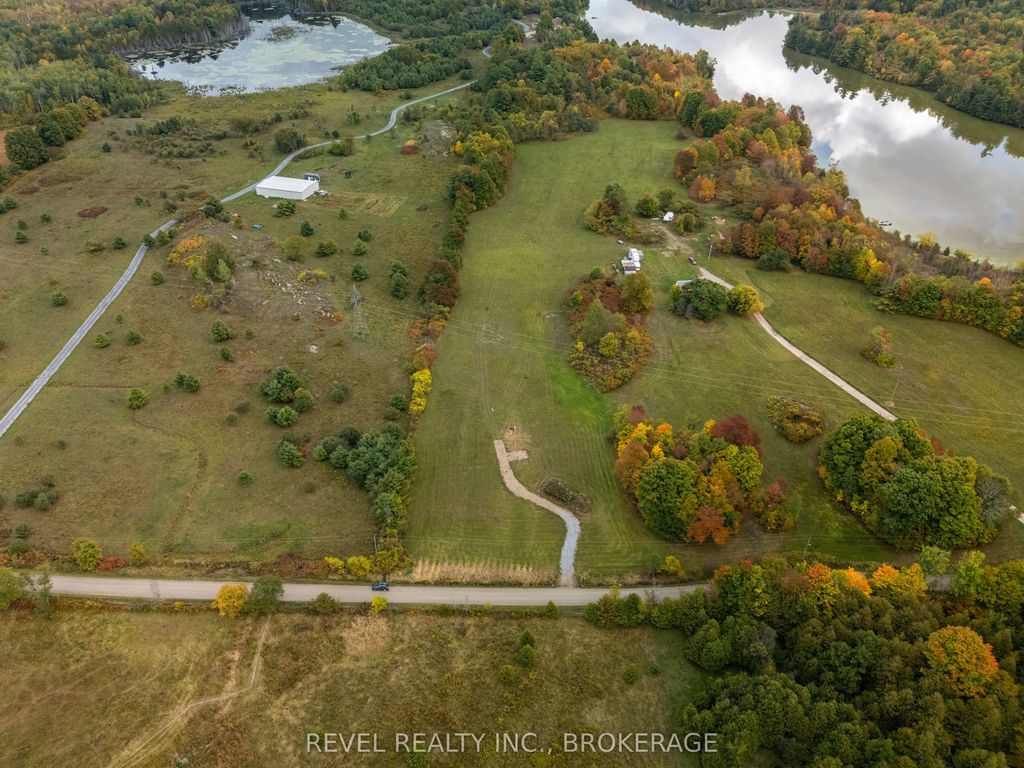 Forty Foot Road, Frontenac