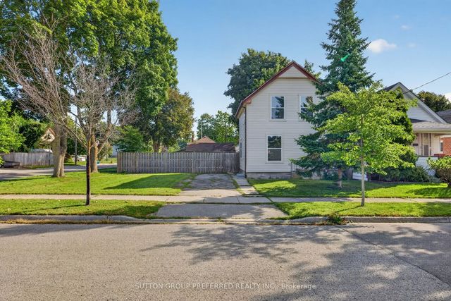 118 Delaware Street, London East