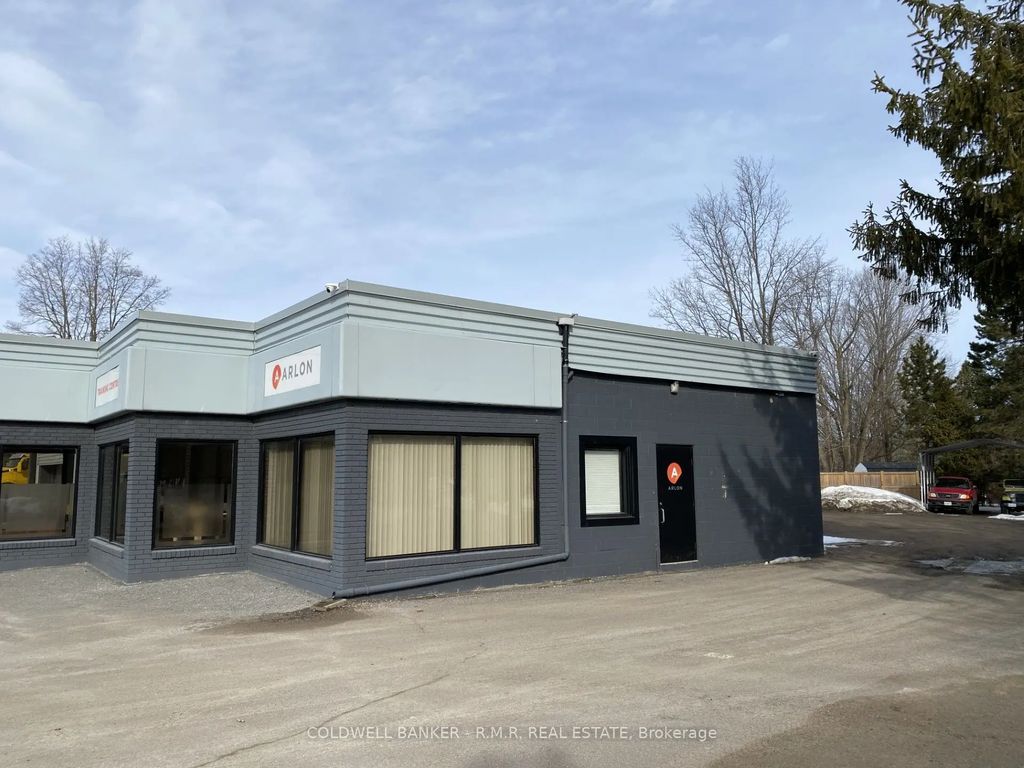 8358 Dale Road, Hamilton Township