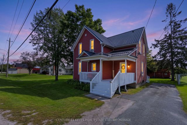 15 Railway Street, Lansdowne Village