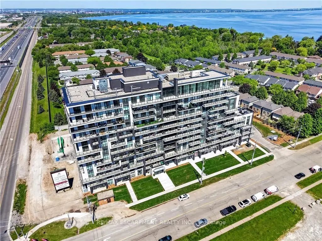 461 Green Road 211, Hamilton