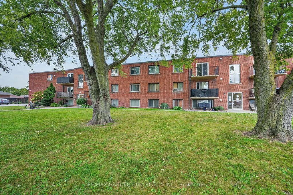452 Carlton Street S 37, St. Catharines