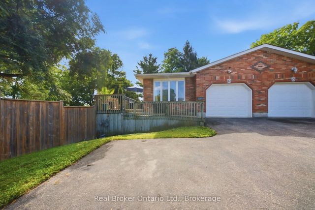 11 Dundas Street W, Brant