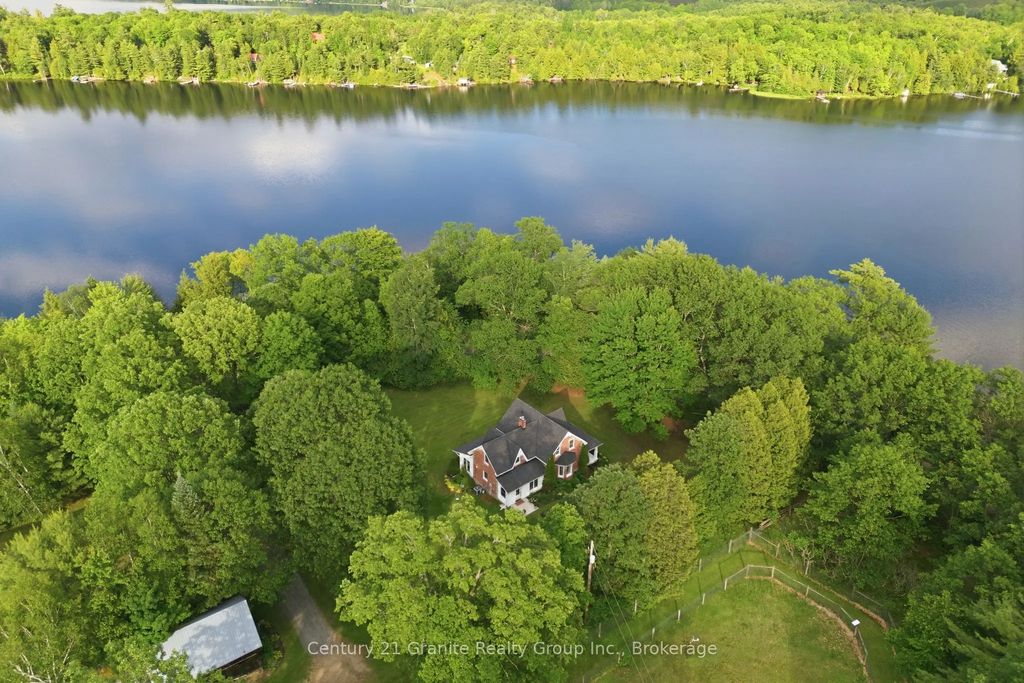 1515 North Shore Road, Algonquin Highlands