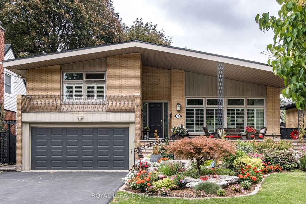 54 Inverness Avenue W, Hamilton