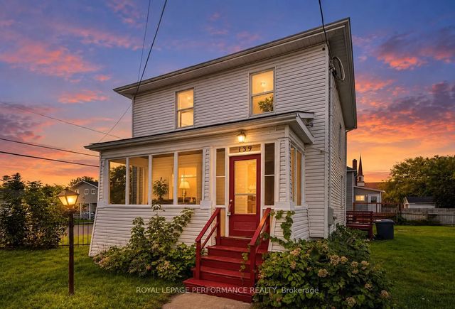 139 Eighth Street W, Cornwall