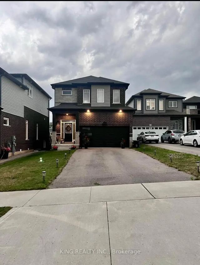 925 Tartan Court, Kitchener