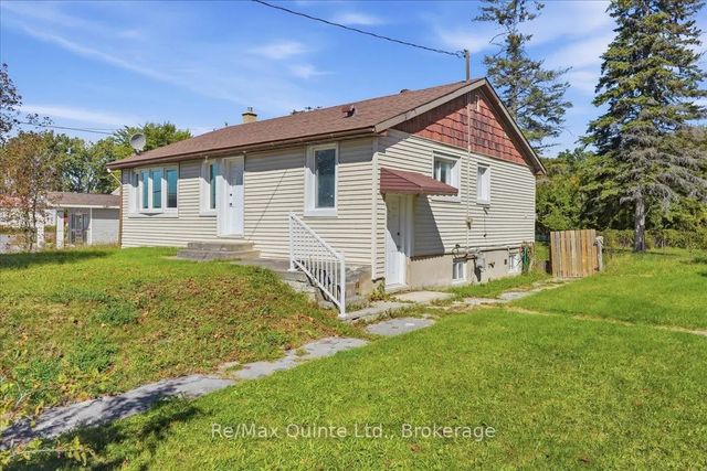 106 Whites Road, Quinte West
