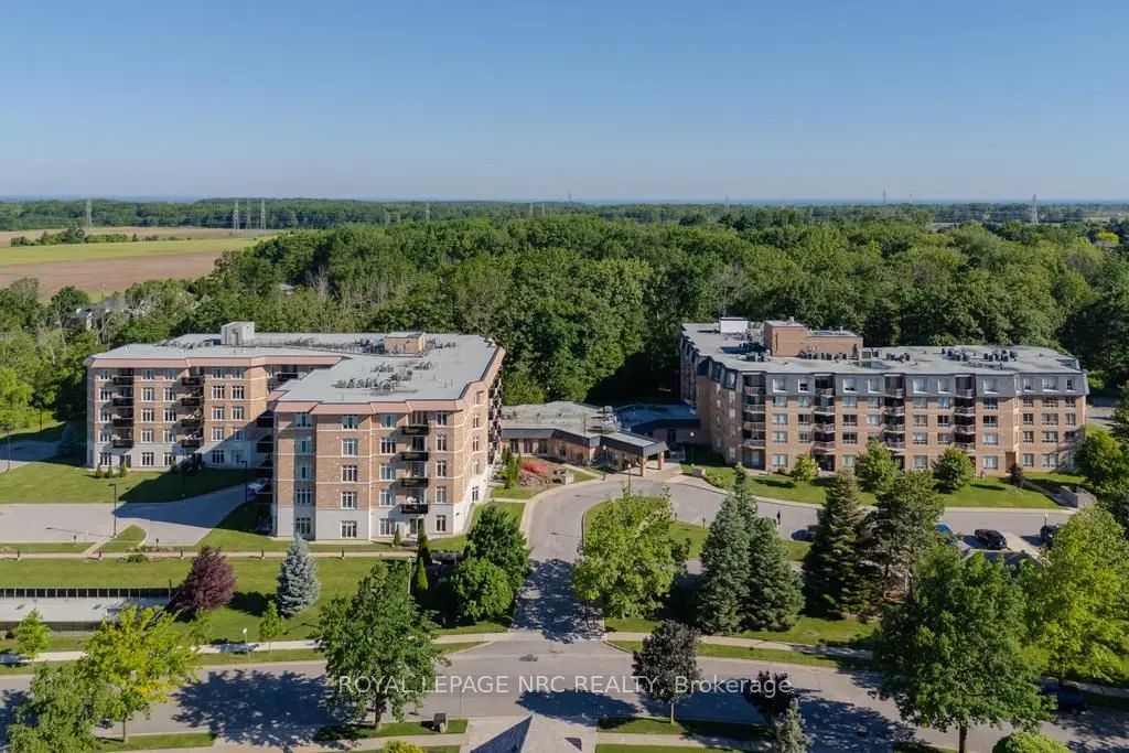 8111 Forest Glen Drive 220, Niagara Falls