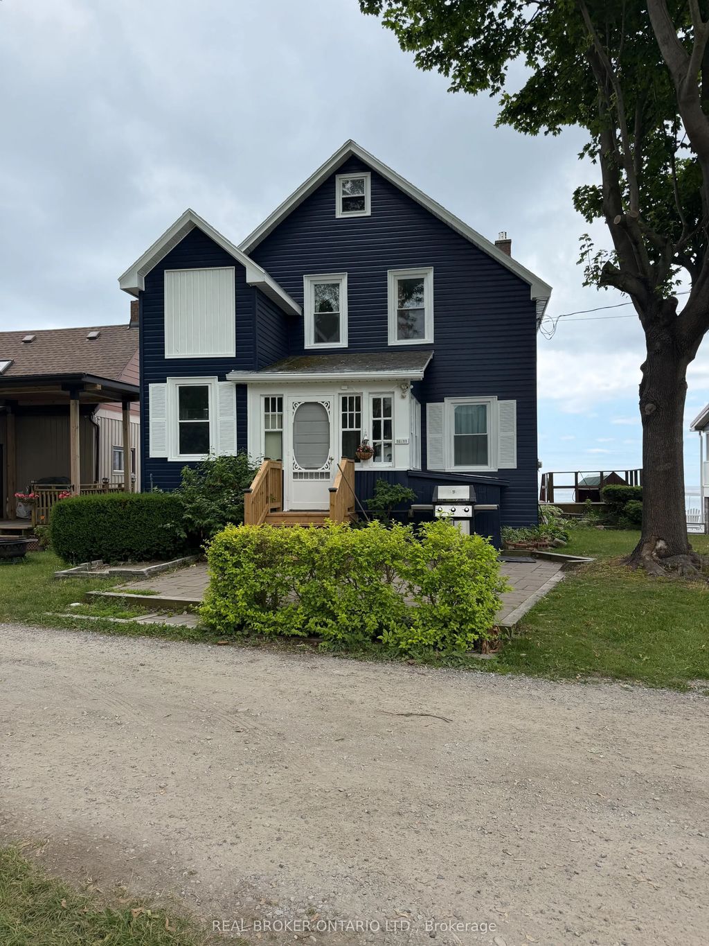 11611 Beach Road W, Wainfleet